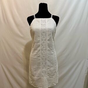 NWT White House Black Market Stylish White Lace Shift Dress. Size 6